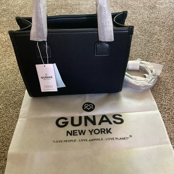 NWT Gunas New York Mini Tote style purse Crossbody Strap Dust Bag Oasis Black - Picture 2 of 7